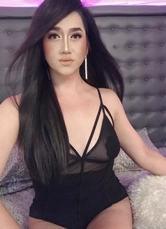 Tanini - Transsexual escort in Manila Photo 3 of 18