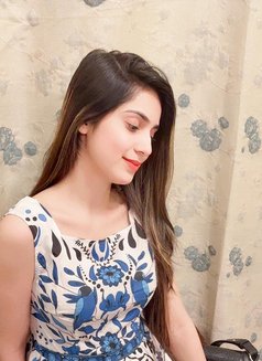 Tanisha Garg - puta in Dubai Photo 1 of 3