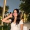Tanisha - puta in Ahmedabad Photo 3 of 3