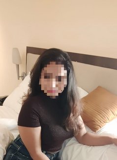 Tanisha - escort in Kolkata Photo 2 of 3