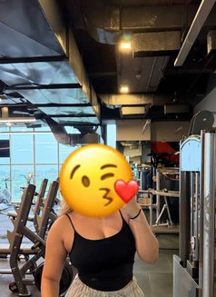 Tanisha - escort in Mumbai Photo 1 of 3
