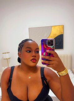 Tanisha - escort in Dubai Photo 2 of 5
