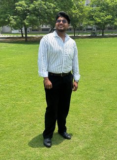 Tanishk - Acompañantes masculino in Noida Photo 1 of 12