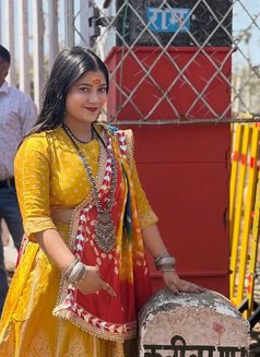 Tanishka Independent Bba Student - puta in Noida Photo 2 of 3