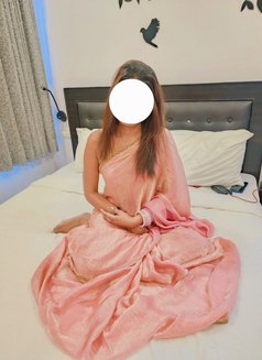 Tanishka - escort in Noida Photo 11 of 14