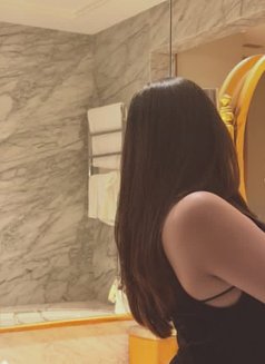 Tanishka - escort in Mumbai Photo 2 of 3