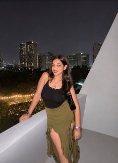 Tanishka - escort in New Delhi Photo 1 of 3