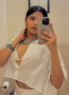 Taniya Das - puta in Visakhapatnam Photo 1 of 2