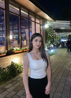 Taniya - puta in Dubai Photo 3 of 3