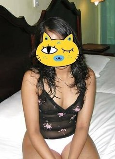 Taniya - escort in Colombo Photo 1 of 1