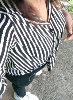 Taniya Fernando - escort in Colombo Photo 1 of 2