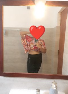 Taniya Fernando - escort in Colombo Photo 1 of 3