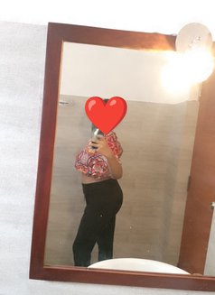 Taniya Fernando - escort in Colombo Photo 2 of 3