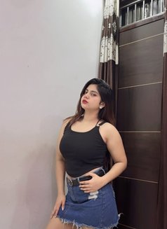 Taniya - escort in Dubai Photo 1 of 8