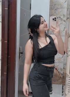 Taniya - escort in Dubai Photo 3 of 8