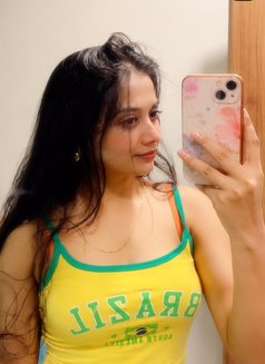 Taniya - escort in Mumbai Photo 1 of 1