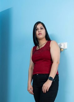 Taniya Singh - escort in Noida Photo 2 of 2
