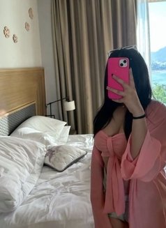 Taniya - escort in Colombo Photo 2 of 5