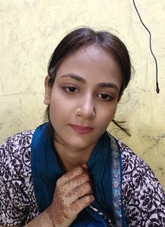 Tannu - escort in Mumbai Photo 1 of 2