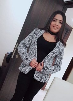 Tannu - escort in Al Manama Photo 1 of 3