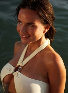 Kat 21yo - escort in Dubai Photo 2 of 16