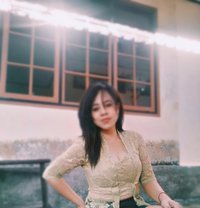 Tantric Nuru - puta in Bali