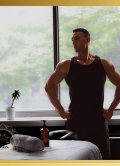Tantrica Mens Massage Dubai - Acompañantes masculino in Dubai Photo 3 of 7