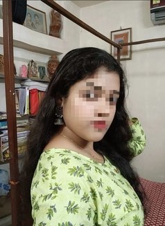 Tanu - escort in Gurgaon Photo 2 of 3