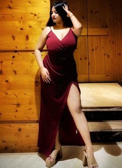 Tanu - escort in Mumbai Photo 2 of 2