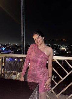 Tanu - escort in New Delhi Photo 1 of 2