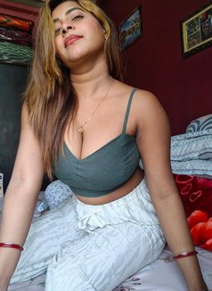 Tanu Sharma Call Girl Available - escort in Ahmedabad Photo 2 of 3