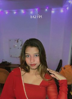 Tanu Sharma - escort in Noida Photo 3 of 9