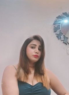 Tanu Sharma - escort in Noida Photo 5 of 9