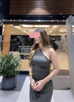 Tanu - escort in Gurgaon Photo 2 of 4