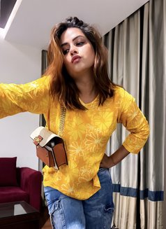Tanu-Vers - Transsexual escort in New Delhi Photo 14 of 16