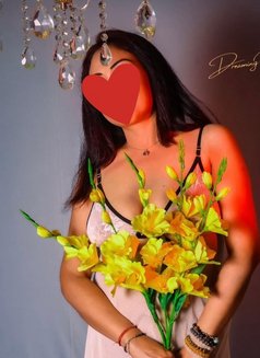 Tanushree Bhabhi real fun - escort in New Delhi Photo 3 of 9