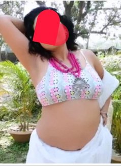 Tanushree Bhabhi real fun - escort in New Delhi Photo 6 of 9