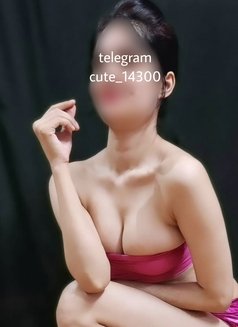 Tanushree - escort in Mumbai Photo 2 of 9