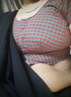 Tanushree - escort in Pune Photo 7 of 12