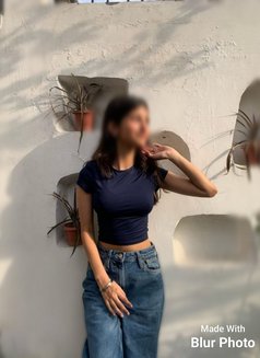 Tanvi Independent College Girl cam fun - puta in New Delhi Photo 4 of 6