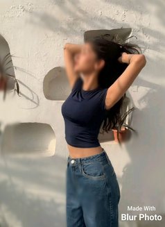 Tanvi Independent College Girl cam fun - puta in New Delhi Photo 5 of 6