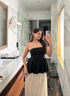 Tanvi - escort in Abu Dhabi Photo 1 of 4