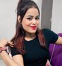 Tanvi - puta in Bangalore Photo 1 of 3