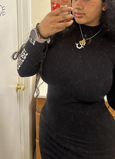 Tanvi - escort in Chennai Photo 4 of 6