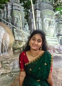 Tanvi - escort in Chennai Photo 1 of 4