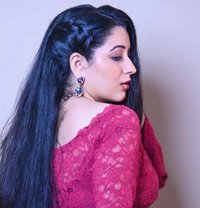 Tanvi - puta in Chennai