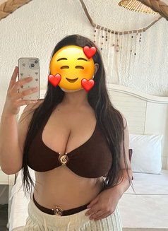 Tanvi - escort in New Delhi Photo 3 of 7