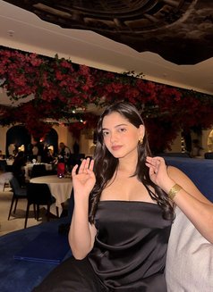 Tanvi indian model - puta in Dubai Photo 3 of 4