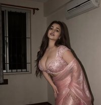 Tanvi Kumari - puta in Candolim, Goa