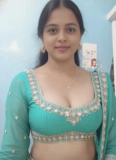 Tanvi Kumari - puta in Chennai Photo 1 of 2